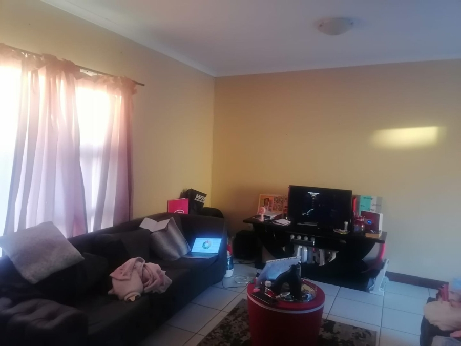 2 Bedroom Property for Sale in Lourierpark Free State